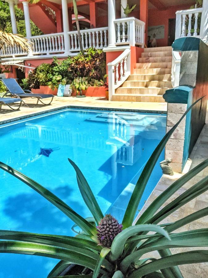 Seaside Inn Roatan West Bay Exterior photo