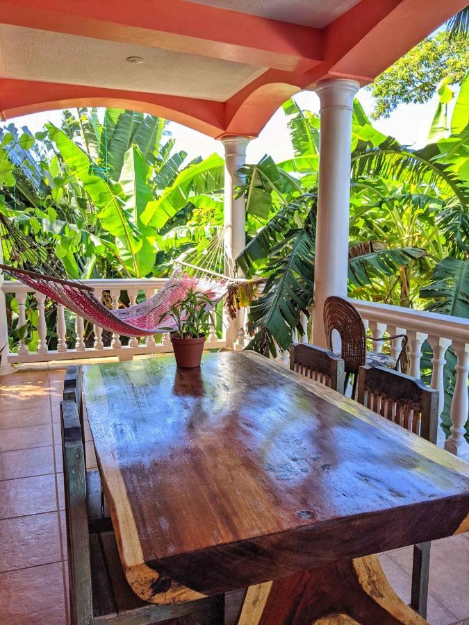 Seaside Inn Roatan West Bay Exterior photo