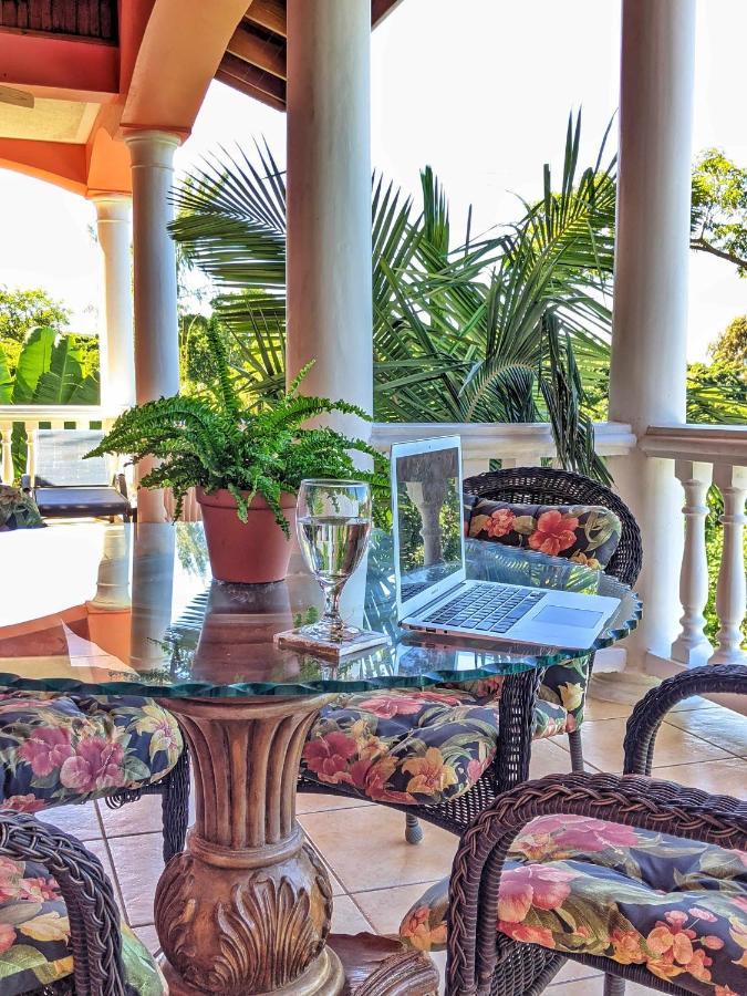 Seaside Inn Roatan West Bay Exterior photo